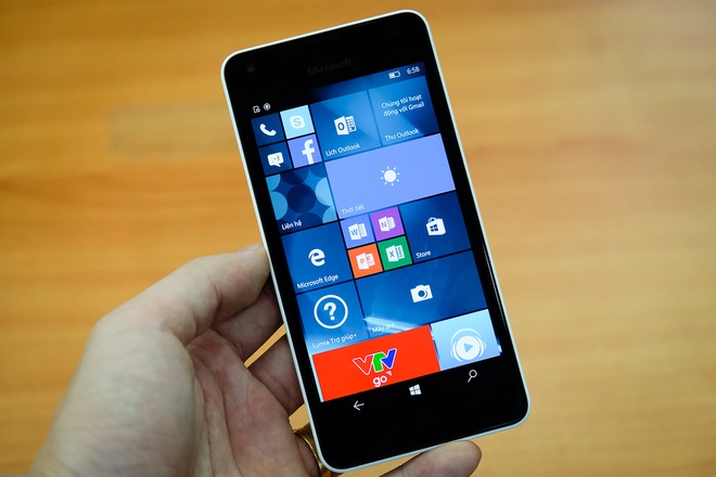 Microsoft_Lumia_550_5