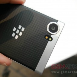 Lộ thông số camera sau của BlackBerry Mercury