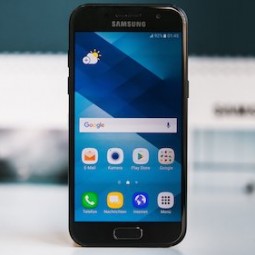 Samsung Galaxy A3 "lên kệ": Giá rẻ nhất trong dòng A (2017)