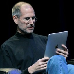 iPhone ra đời vì ...Steve Jobs xung đột với nhân viên Microsoft