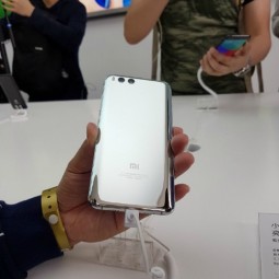 Lóa mắt phiên bản Xiaomi Mi 6 màu bạc