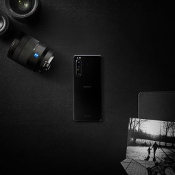 Giá Sony Xperia 1 II, hơn cả iPhone 11 Pro Max