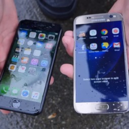 iPhone 7 đọ khả năng ngâm nước với Galaxy S7