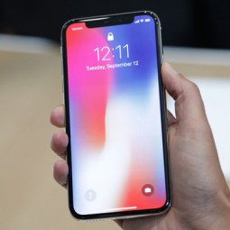 iPhone X giá 999 USD mở đường cho một thị trường smartphone đắt hơn