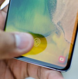 Samsung đã khắc phục lỗi vân tay cho Galaxy S10