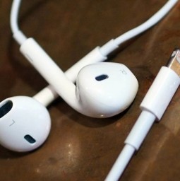 Thêm bằng chứng iPhone 12 không kèm EarPods