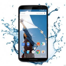 Nexus 6 vẫn ‘sống sót’ khi sạc pin ở dưới… nước