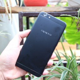 Ra mắt Oppo F1s màu đen nhám,